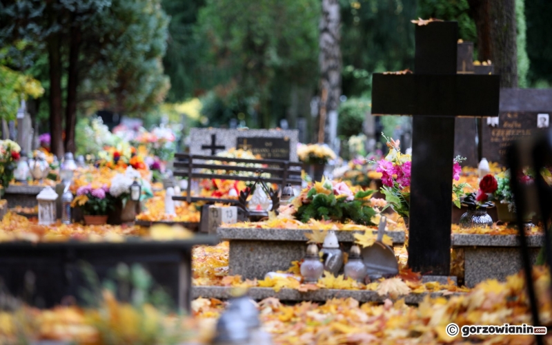 18/24 Porządki na cmentarzu przed Wszystkimi Świętymi