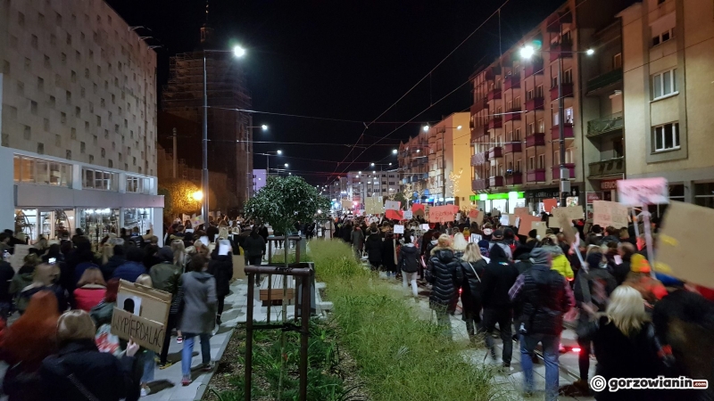 14/20 Nie składamy parasolek. Protest w Gorzowie