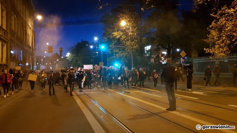 16/20 Nie składamy parasolek. Protest w Gorzowie