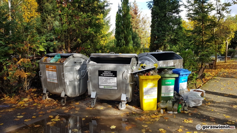 4/12 Segregacja śmieci na cmentarzu