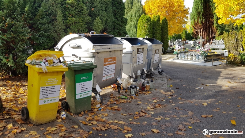 10/12 Segregacja śmieci na cmentarzu