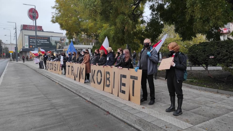 9/9 Niedzielny protest pod biurem Elżbiety Rafalskiej