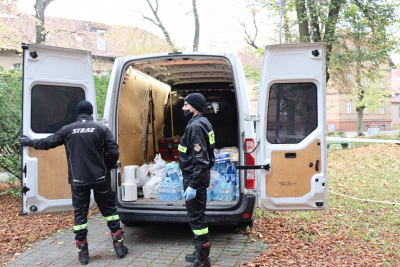 3/6 Strażacy z gminy Kłodawa pomagają szpitalowi