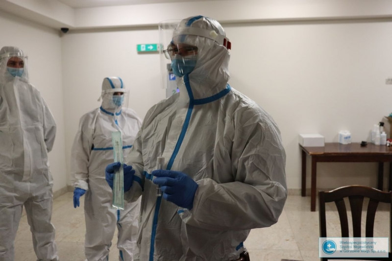 6/6 Terytorialsi pomagają w szpitalu