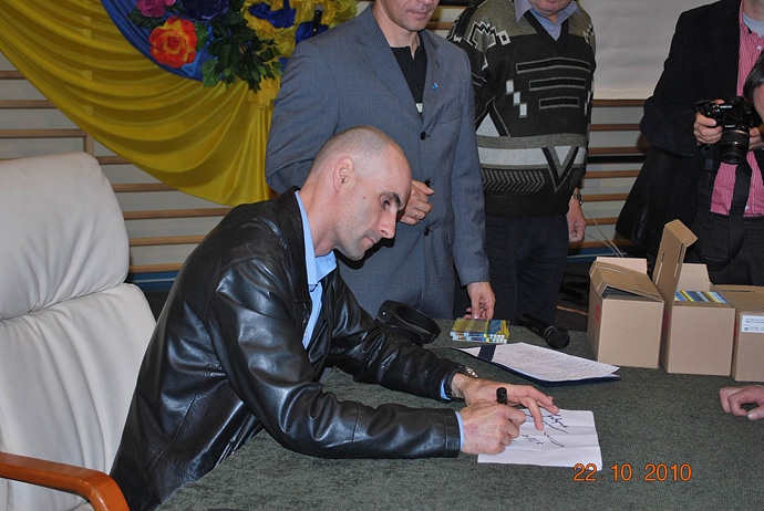 5/28 Gollob rozdawał autografy w Witnicy
