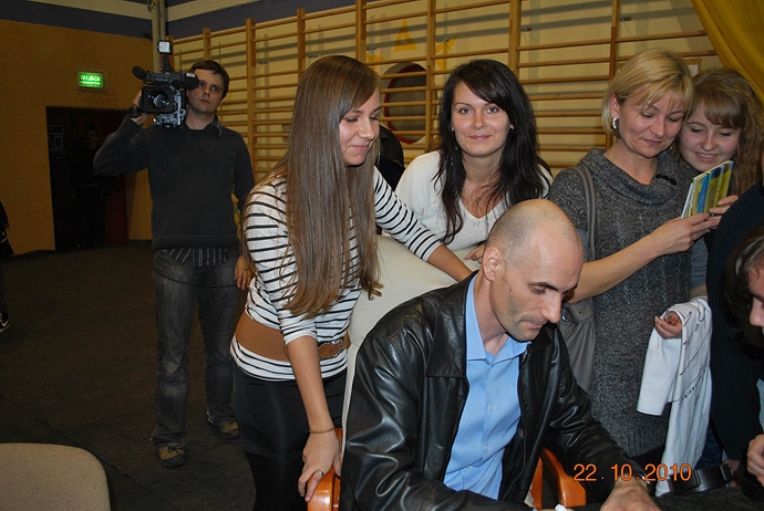 8/28 Gollob rozdawał autografy w Witnicy