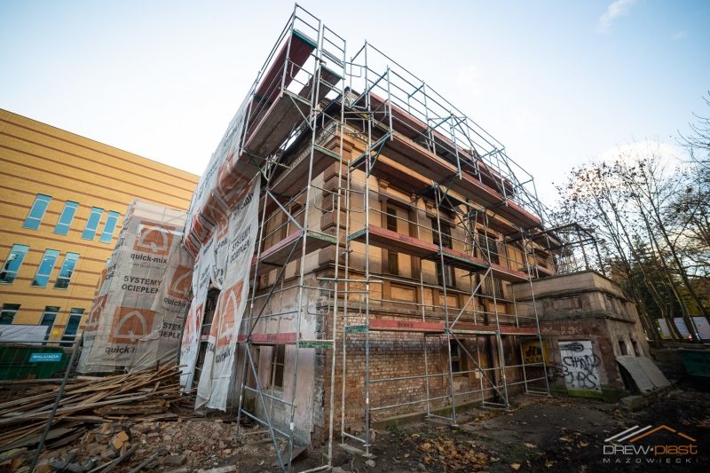 4/13 Zobacz, jak wyglądają prace w środku willi Jaehnego