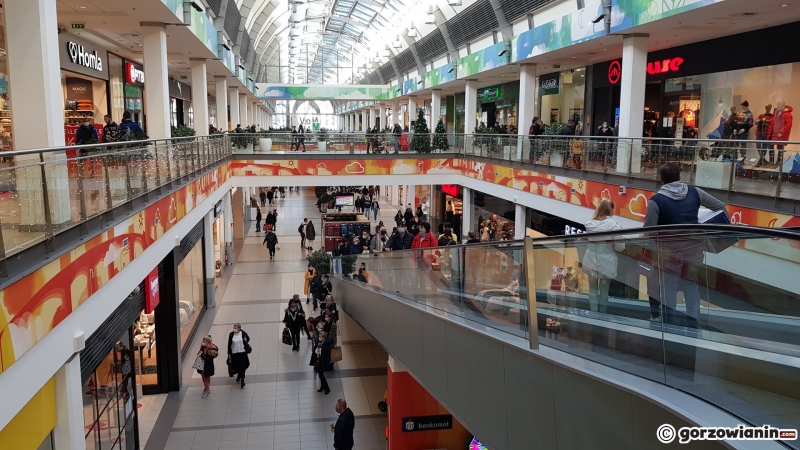 9/10 Tłumy w Nova Park