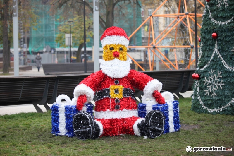 6/18 Montaż świątecznych ozdób