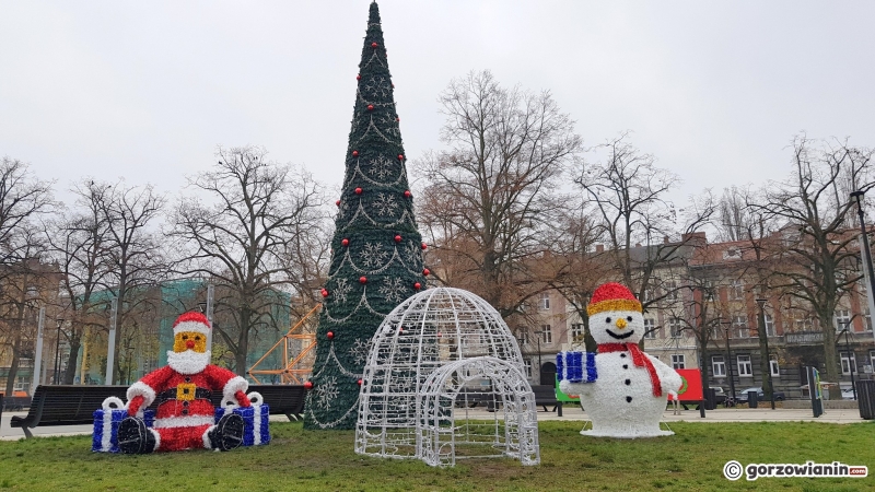 13/18 Montaż świątecznych ozdób