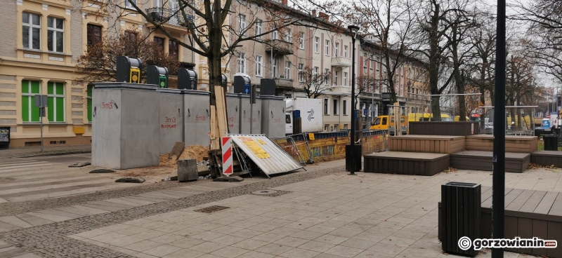 7/7 Budowa podziemnych pojemników na Kwadracie