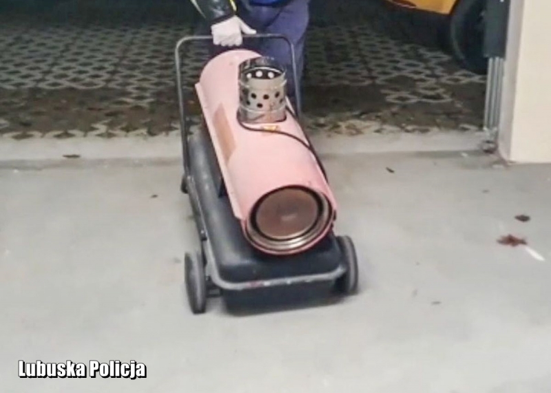 3/5 Policjanci zatrzymali złodziei szpitalnego sprzętu