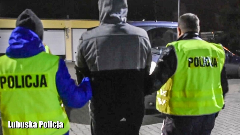 5/5 Policjanci zatrzymali złodziei szpitalnego sprzętu