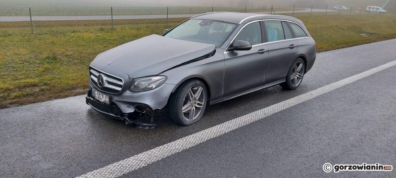 6/7 Wypadek na S3. Zderzenie ciągnika i auta dostawczego