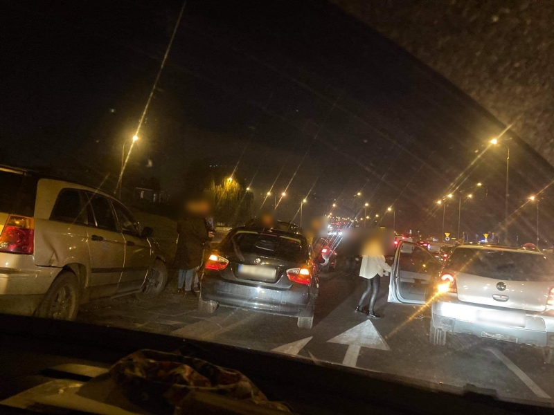 5/6 Wypadek na rondzie Wyszyńskiego i dojeździe