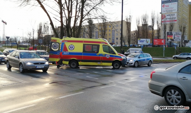 2/5 Kierujący mercedesem potrącił rowerzystkę na rondzie Górczyńskim