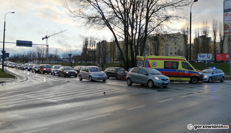 4/5 Kierujący mercedesem potrącił rowerzystkę na rondzie Górczyńskim