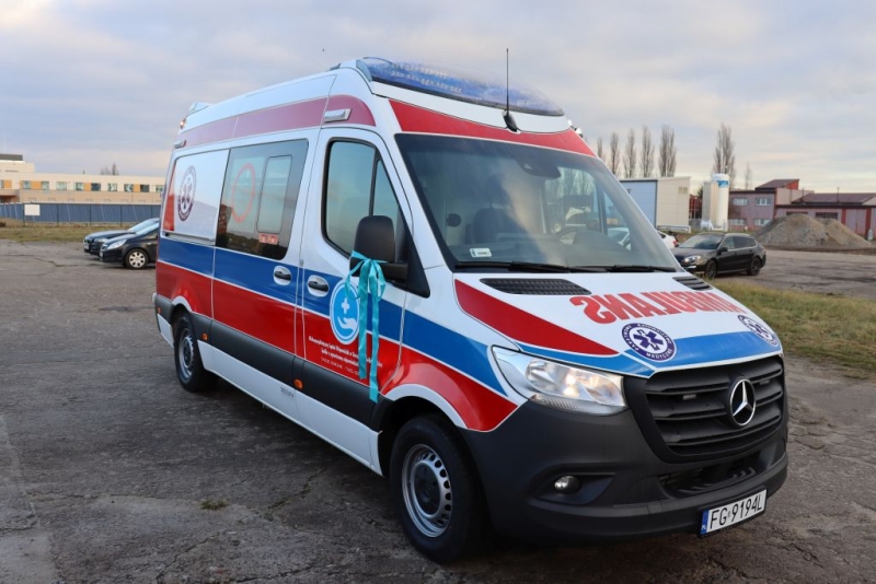 4/10 Nowa karetka dla gorzowskiego szpitala