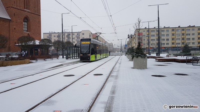 13/17 Noworoczne opady śniegu w Gorzowie