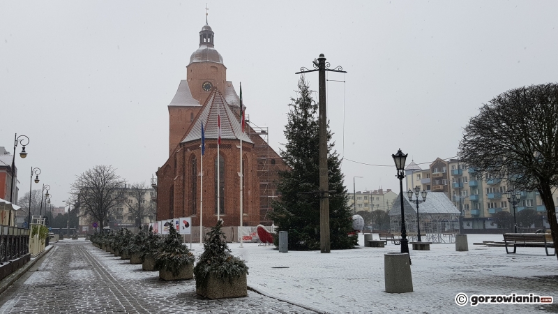 16/17 Noworoczne opady śniegu w Gorzowie