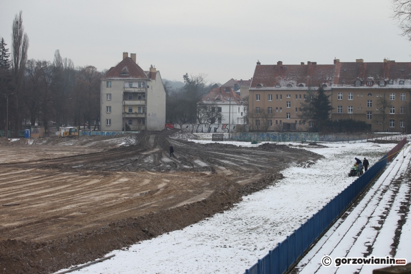 8/9 Ruszyły prace przy budowie stadionu lekkoatletycznego