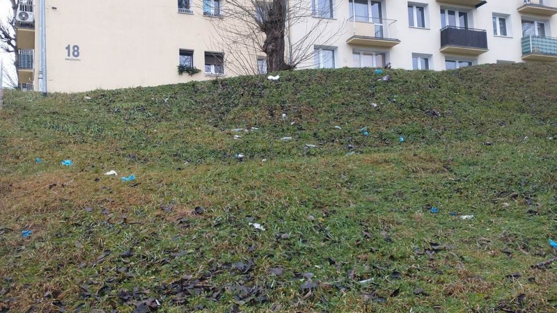 5/6 Nieczystości wyrzucane przez okno na Gwiaździstej