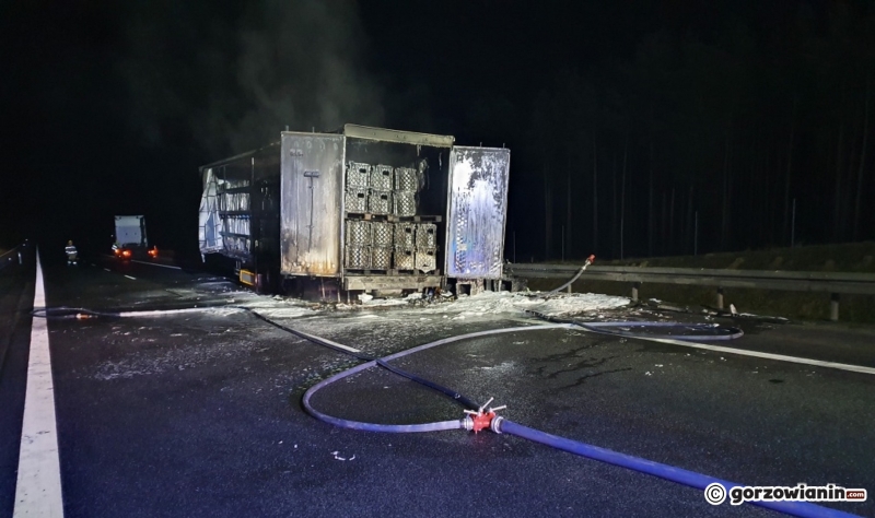 2/4 Pożar i wypadek dwóch ciężarówek na S3