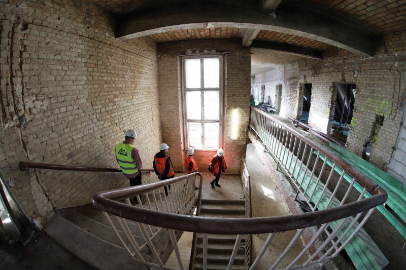 23/34 Trwa budowa Centrum Edukacji Zawodowej i Biznesu