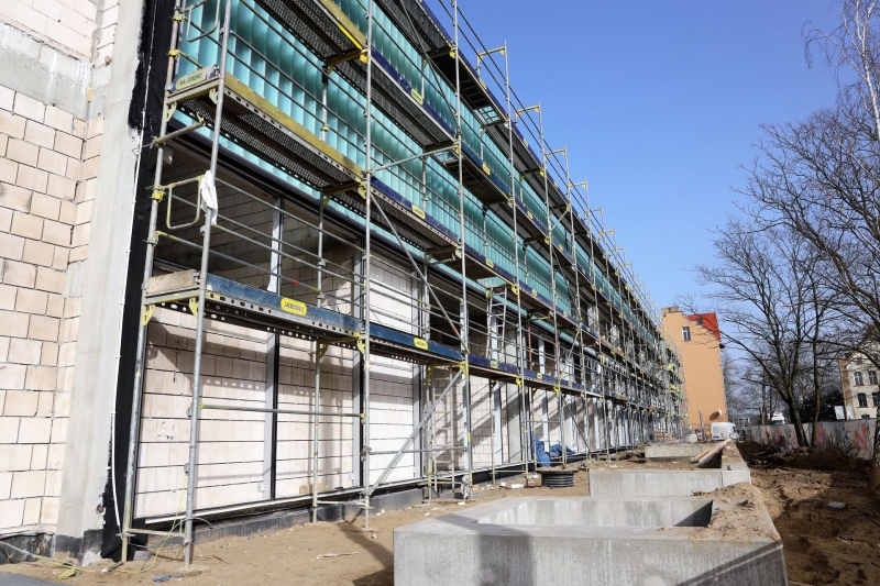 27/34 Trwa budowa Centrum Edukacji Zawodowej i Biznesu