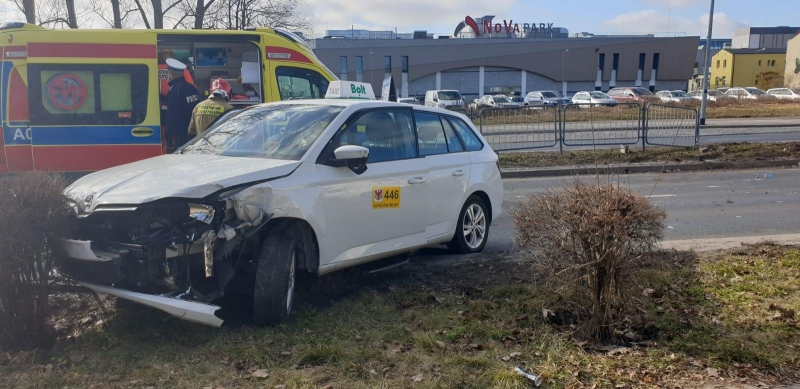 4/5 Wypadek skody przy ul. Grobla