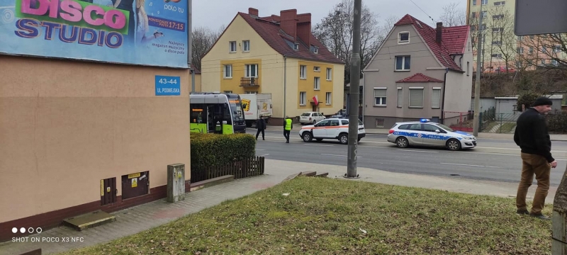 4/4 Kolizja dwóch fiatów i tramwaju