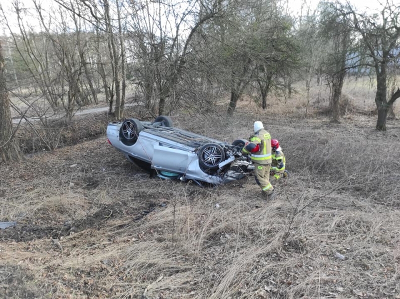 2/3 Dachowanie mercedesa przy ui. Kostrzyńskiej