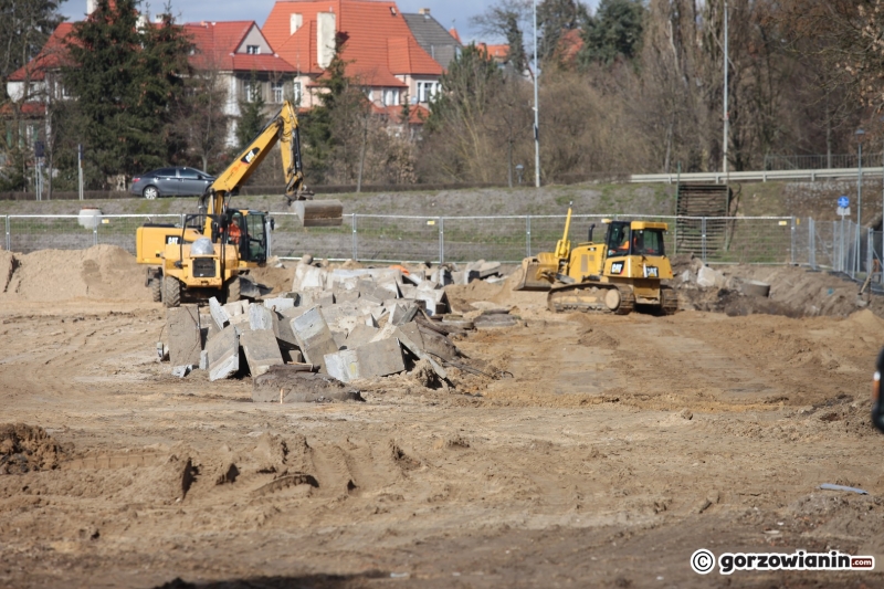 8/17 Prace przy budowie stadionu lekkoatletycznego