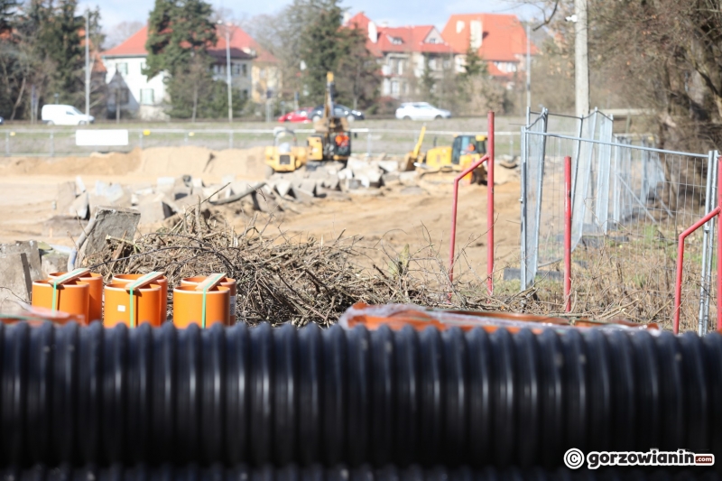 11/17 Prace przy budowie stadionu lekkoatletycznego