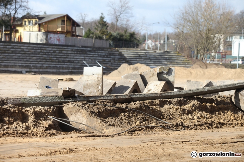 12/17 Prace przy budowie stadionu lekkoatletycznego