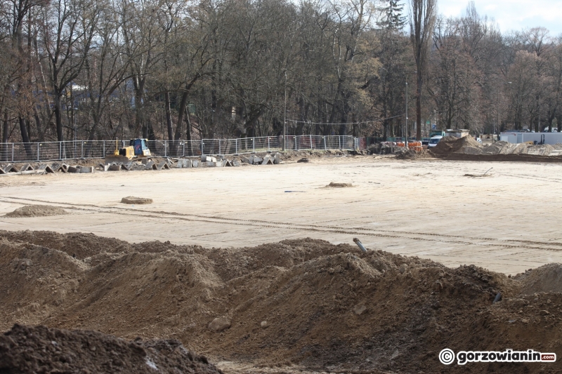 17/17 Prace przy budowie stadionu lekkoatletycznego