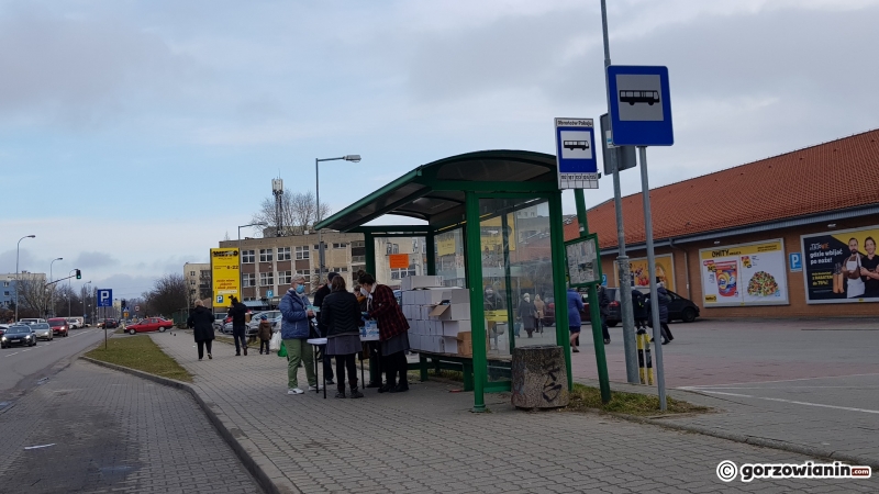 6/17 Rozdawanie maseczek w Gorzowie