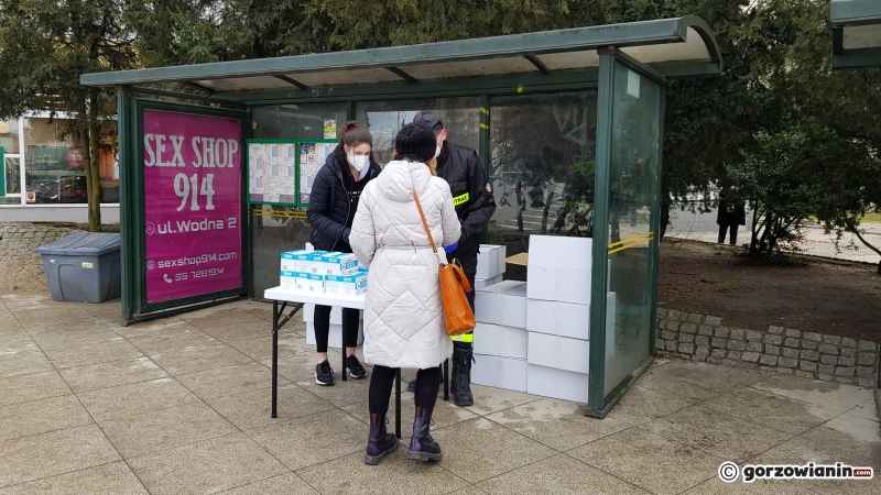 9/17 Rozdawanie maseczek w Gorzowie