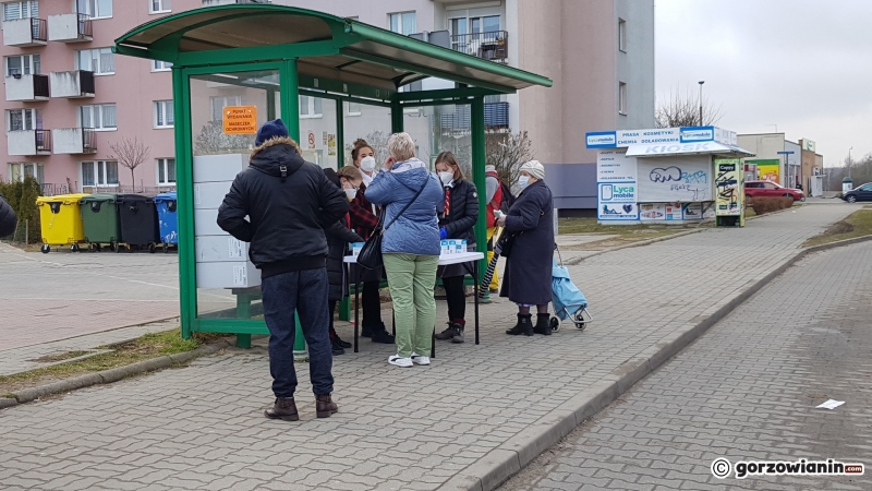 11/17 Rozdawanie maseczek w Gorzowie