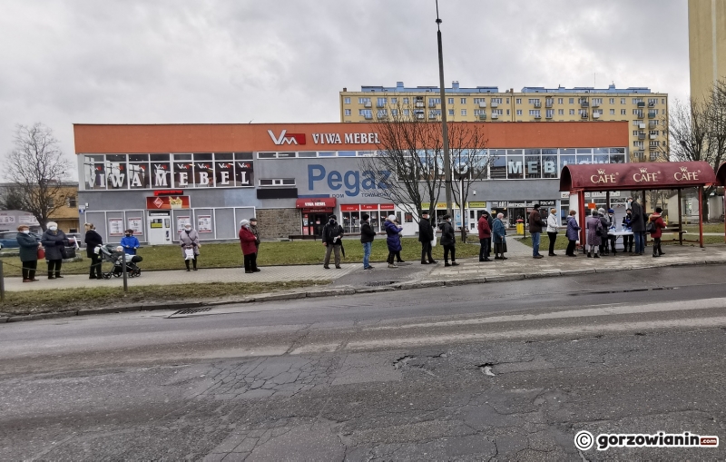 15/17 Rozdawanie maseczek w Gorzowie