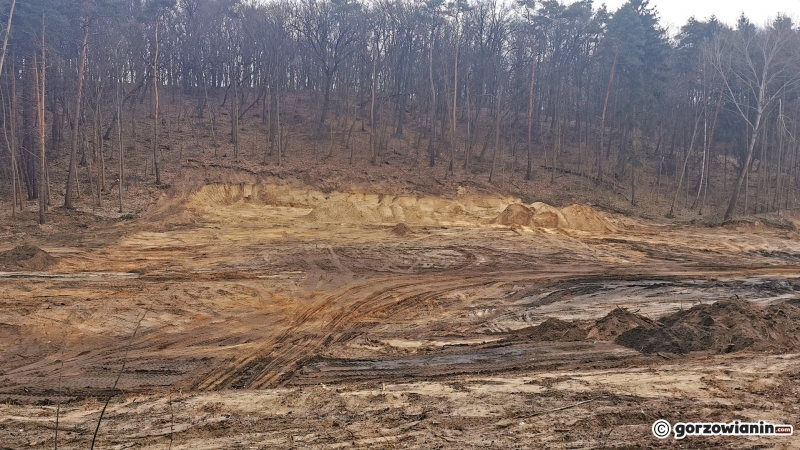 3/10 Rozpoczęły się prace ziemne przy budowie hali