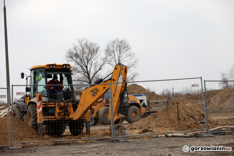 7/11 Budowa stacji paliw przy ul. Złotego Smoka