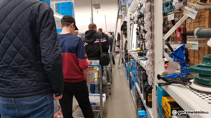 3/6 Szturm na Castoramę