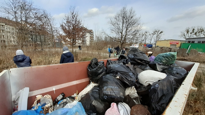 7/10 Mieszkańcy posprzątali osiedle Europejskie