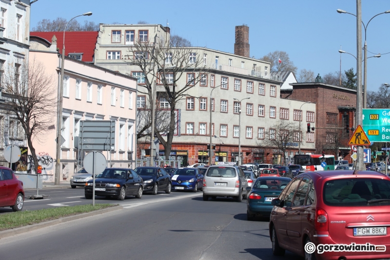 10/17 Zamknięte pasy i utrudnienia w centrum Gorzowa