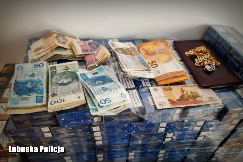 6/12 Nielegalne papierosy w mieszkaniu 44-latka