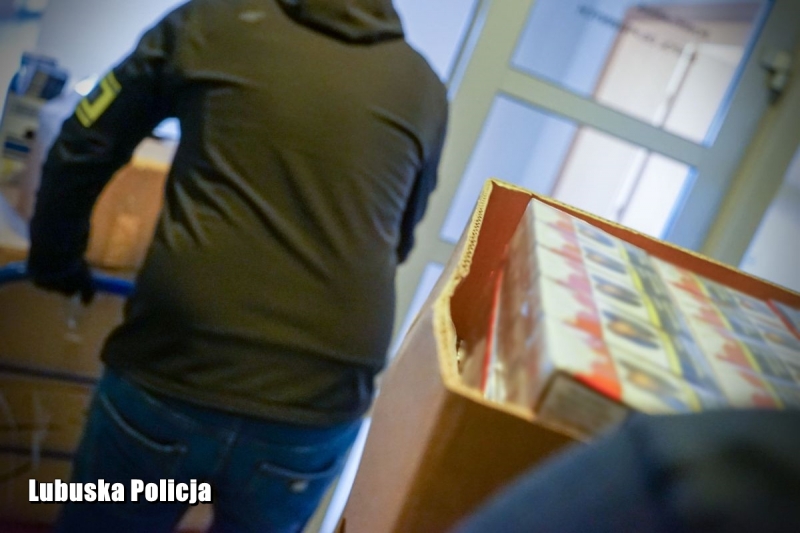 11/12 Nielegalne papierosy w mieszkaniu 44-latka