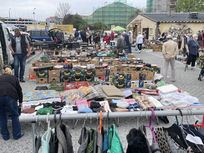 4/4 Pchli targ na ryneczku Jerzego