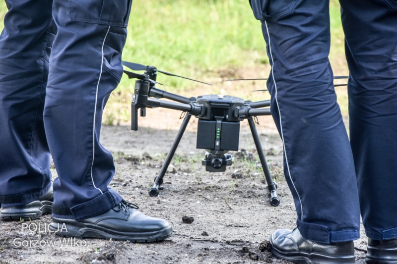4/5 Policyjny dron nad ulicą Piłsudskiego