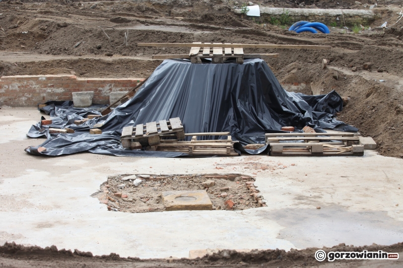 3/21 Prace archeologiczne na Chrobrego